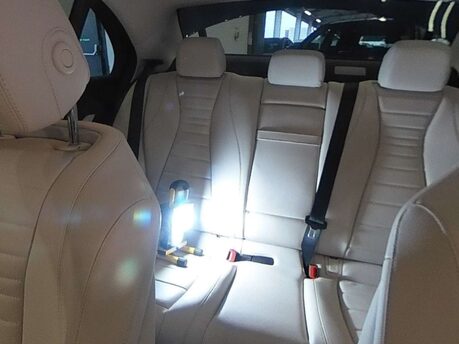 Mercedes-Benz E Class 2.0 E 300 AMG Line Edition de Auto 4dr 19