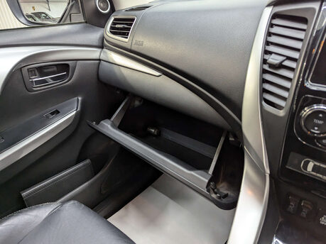 Mitsubishi Shogun Sport 2.4 Shogun Sport DI-D 4 Auto 4WD 5dr 96