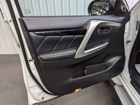 Mitsubishi Shogun Sport 2.4 Shogun Sport DI-D 4 Auto 4WD 5dr 56
