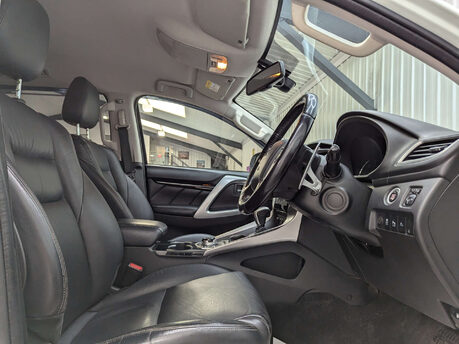 Mitsubishi Shogun Sport 2.4 Shogun Sport DI-D 4 Auto 4WD 5dr 49