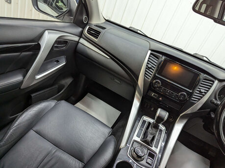 Mitsubishi Shogun Sport 2.4 Shogun Sport DI-D 4 Auto 4WD 5dr 43