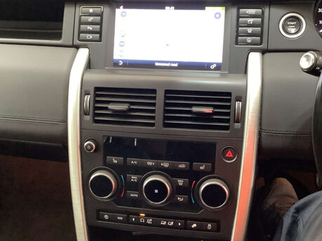 Land Rover Discovery Sport 2.0 Discovery Sport Black HSE TD4 Auto 4WD 5dr 19