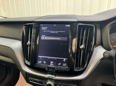 Volvo XC60 2.0 XC60 Momentum D4 AWD Auto 4WD 5dr 85