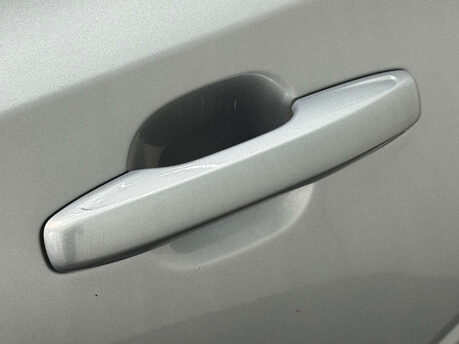 Volvo XC60 2.0 XC60 Momentum D4 AWD Auto 4WD 5dr 33