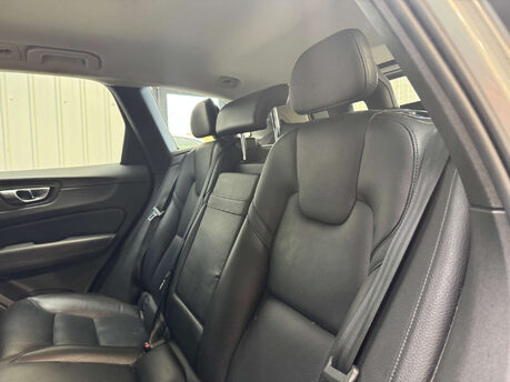 Volvo XC60 2.0 XC60 Momentum D4 AWD Auto 4WD 5dr 67