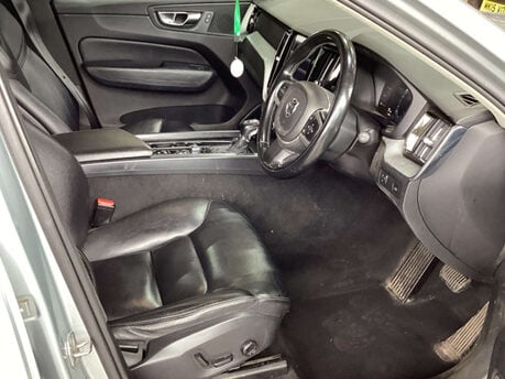Volvo XC60 2.0 XC60 Momentum D4 AWD Auto 4WD 5dr 4
