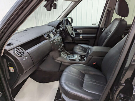 Land Rover Discovery 3.0 Discovery Graphite SDV6 Auto 4WD 5dr 53