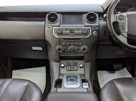Land Rover Discovery 3.0 Discovery Graphite SDV6 Auto 4WD 5dr 81