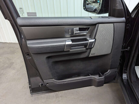 Land Rover Discovery 3.0 Discovery Graphite SDV6 Auto 4WD 5dr 58