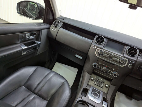 Land Rover Discovery 3.0 Discovery Graphite SDV6 Auto 4WD 5dr 45