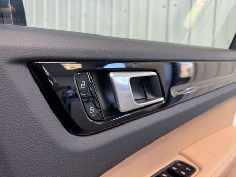 Porsche Cayenne 2.9 Cayenne V6 S Auto 4WD 5dr 76