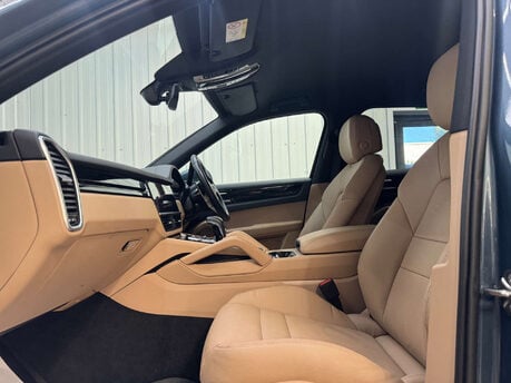 Porsche Cayenne 2.9 Cayenne V6 S Auto 4WD 5dr 54