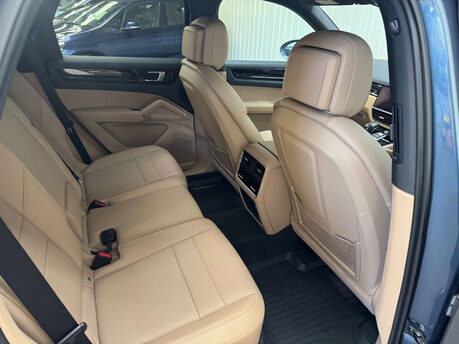 Porsche Cayenne 2.9 Cayenne V6 S Auto 4WD 5dr 57