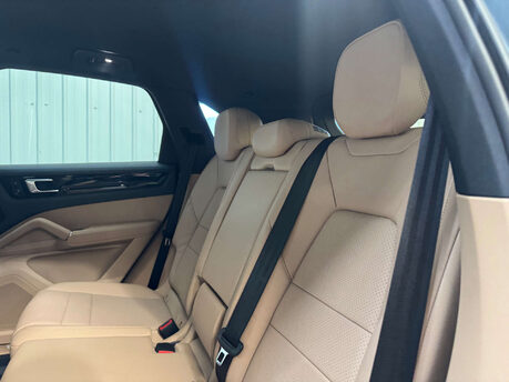 Porsche Cayenne 2.9 Cayenne V6 S Auto 4WD 5dr 65