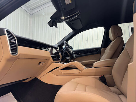 Porsche Cayenne 2.9 Cayenne V6 S Auto 4WD 5dr 52
