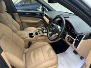 Porsche Cayenne 2.9 Cayenne V6 S Auto 4WD 5dr 45