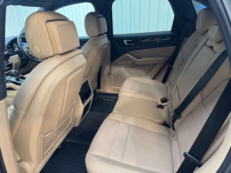 Porsche Cayenne 2.9 Cayenne V6 S Auto 4WD 5dr 62
