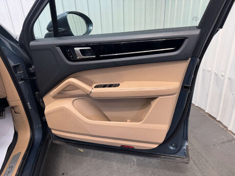 Porsche Cayenne 2.9 Cayenne V6 S Auto 4WD 5dr 50