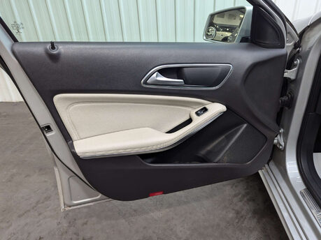 Mercedes-Benz A Class 1.5 A 180 D Sport Executive 5dr 52