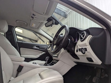 Mercedes-Benz A Class 1.5 A 180 D Sport Executive 5dr 43
