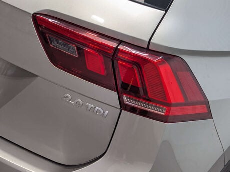 Volkswagen Tiguan 2.0 Tiguan SE Nav TDI BlueMotion Technology 5dr 43