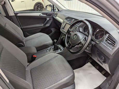 Volkswagen Tiguan 2.0 Tiguan SE Nav TDI BlueMotion Technology 5dr 50