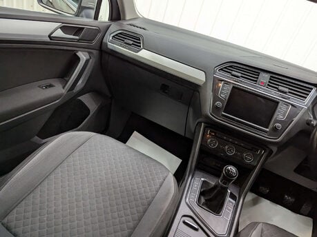 Volkswagen Tiguan 2.0 Tiguan SE Nav TDI BlueMotion Technology 5dr 48
