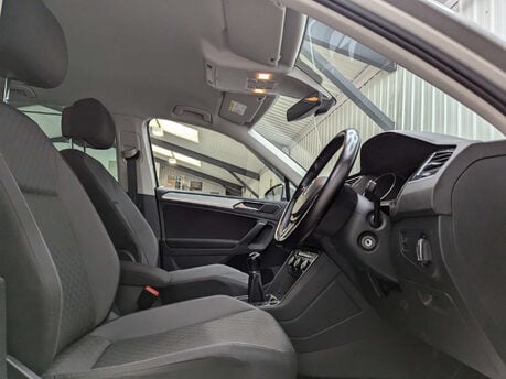 Volkswagen Tiguan 2.0 Tiguan SE Nav TDI BlueMotion Technology 5dr 53