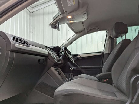 Volkswagen Tiguan 2.0 Tiguan SE Nav TDI BlueMotion Technology 5dr 57
