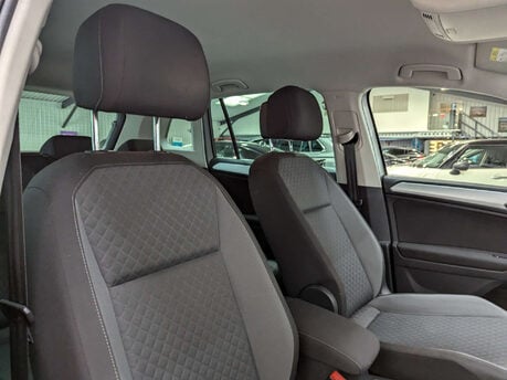Volkswagen Tiguan 2.0 Tiguan SE Nav TDI BlueMotion Technology 5dr 52