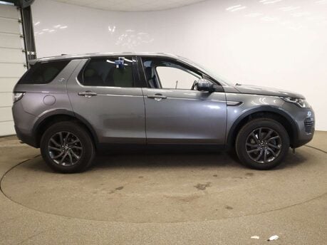 Land Rover Discovery Sport 2.0 Discovery Sport SE TD4 Auto 4WD 5dr 7