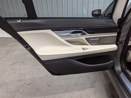 BMW 7 Series 3.0 740ld xDrive M Sport Auto 4WD 4dr 72