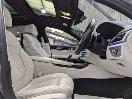 BMW 7 Series 3.0 740ld xDrive M Sport Auto 4WD 4dr 53