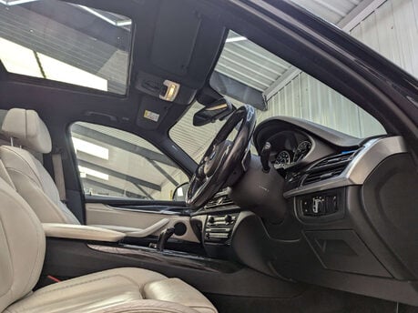 BMW X5 3.0 X5 M50D Auto 4WD 5dr 50
