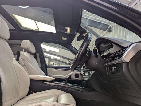 BMW X5 3.0 X5 M50D Auto 4WD 5dr 52