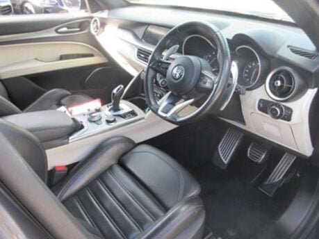 Alfa Romeo Stelvio 2.0 Stelvio Veloce TB AWD Auto 4WD 5dr 4