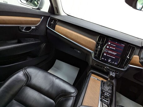 Volvo S90 2.0 S90 Inscription D5 PowerPulse AWD Auto 4WD 4dr 45