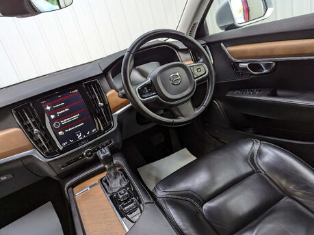 Volvo S90 2.0 S90 Inscription D5 PowerPulse AWD Auto 4WD 4dr 46