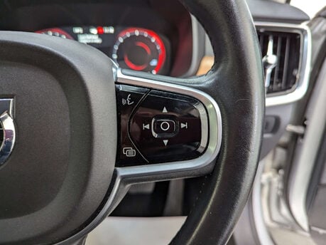 Volvo S90 2.0 S90 Inscription D5 PowerPulse AWD Auto 4WD 4dr 75