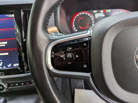 Volvo S90 2.0 S90 Inscription D5 PowerPulse AWD Auto 4WD 4dr 71