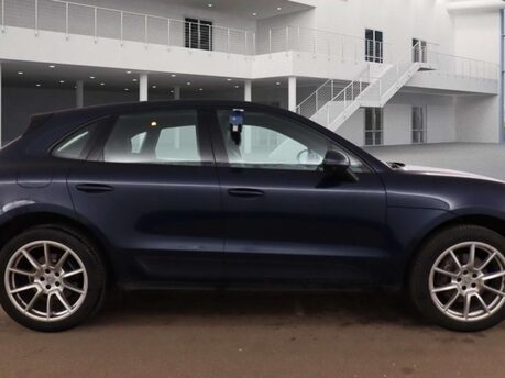 Porsche Macan 2.0 Macan Semi-Auto 4WD 5dr 7