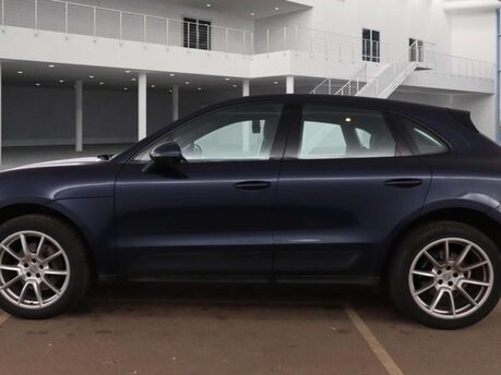 Porsche Macan 2.0 Macan Semi-Auto 4WD 5dr 17