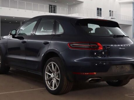 Porsche Macan 2.0 Macan Semi-Auto 4WD 5dr 23