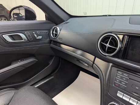 Mercedes-Benz SL Series 3.0 SL 400 AMG Line Auto 2dr 80