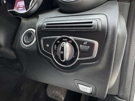 Mercedes-Benz C Class 2.1 C 220 Sport D Auto 2dr 74