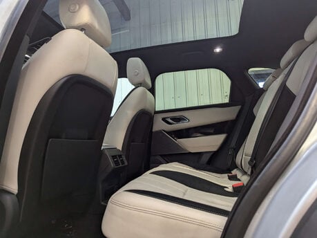 Land Rover Range Rover Velar 2.0 Range Rover Velar R-Dynamic SE D240 Auto 4WD 5dr 67