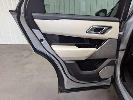 Land Rover Range Rover Velar 2.0 Range Rover Velar R-Dynamic SE D240 Auto 4WD 5dr 70