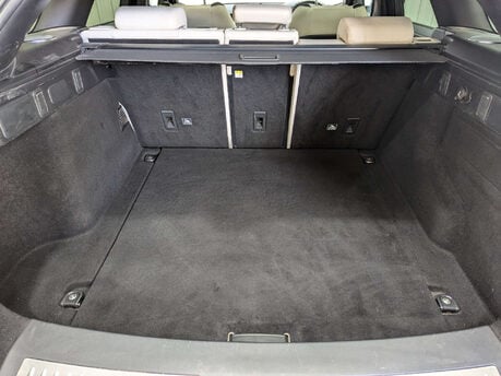 Land Rover Range Rover Velar 2.0 Range Rover Velar R-Dynamic SE D240 Auto 4WD 5dr 44