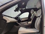 Land Rover Range Rover Velar 2.0 Range Rover Velar R-Dynamic SE D240 Auto 4WD 5dr 58