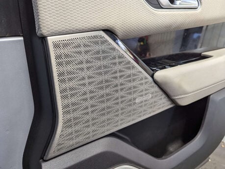 Land Rover Range Rover Velar 2.0 Range Rover Velar R-Dynamic SE D240 Auto 4WD 5dr 79